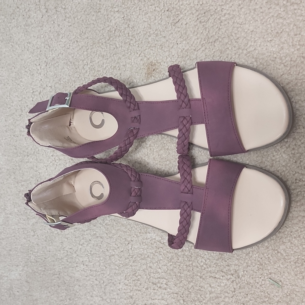 Maroon flats never worn